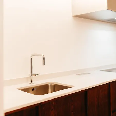 Luxury Apartment, Bathtub View To The Main Square