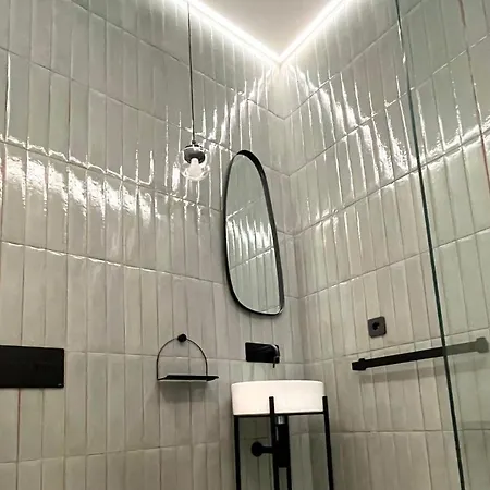 Luxury Apartment, Bathtub View To The Main Square *