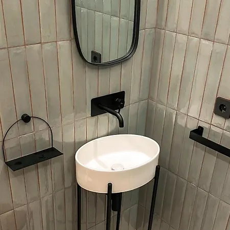 Luxury Apartment, Bathtub View To The Main Square Appartement *