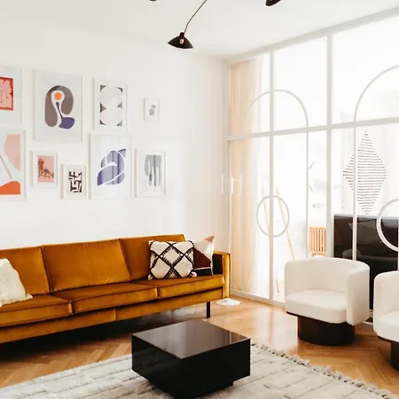 Luxury Apartment, Bathtub View To The Main Square Lägenhet Cluj-Napoca
