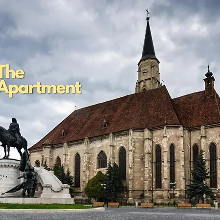 Luxury Apartment, Bathtub View To The Main Square