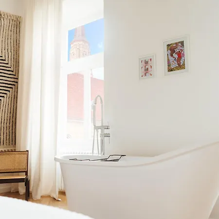 Luxury Apartment, Bathtub View To The Main Square Cluj-Napoca