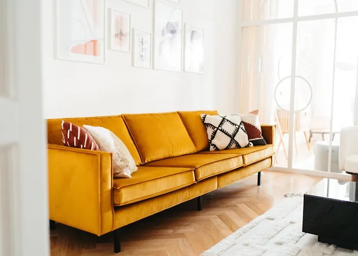 Luxury Apartment, Bathtub View To The Main Square * Cluj-Napoca