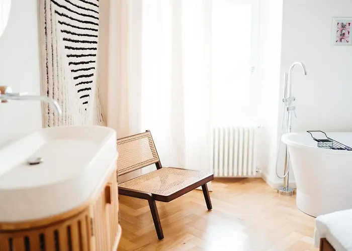 Luxury Apartment, Bathtub View To The Main Square Διαμέρισμα