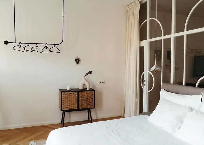 Luxury Apartment, Bathtub View To The Main Square Διαμέρισμα