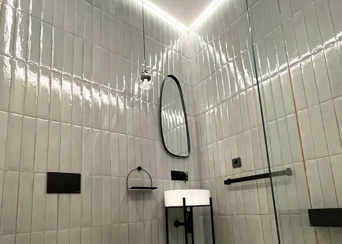 Luxury Apartment, Bathtub View To The Main Square *