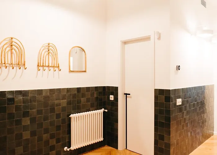 Luxury Apartment, Bathtub View To The Main Square *