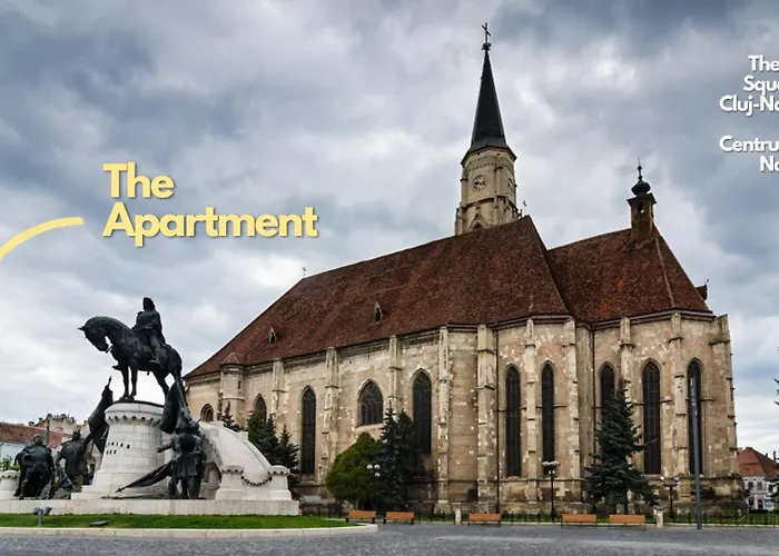 Luxury Apartment, Bathtub View To The Main Square
